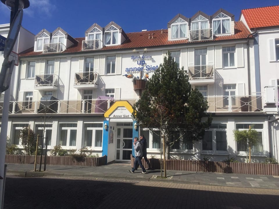 Property building, Day