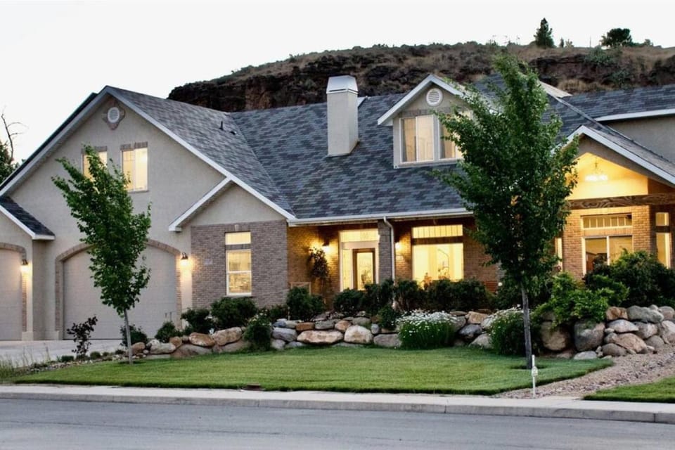 LV4 Large Basement Apartment for Zion Homebase Apartment in Toquerville