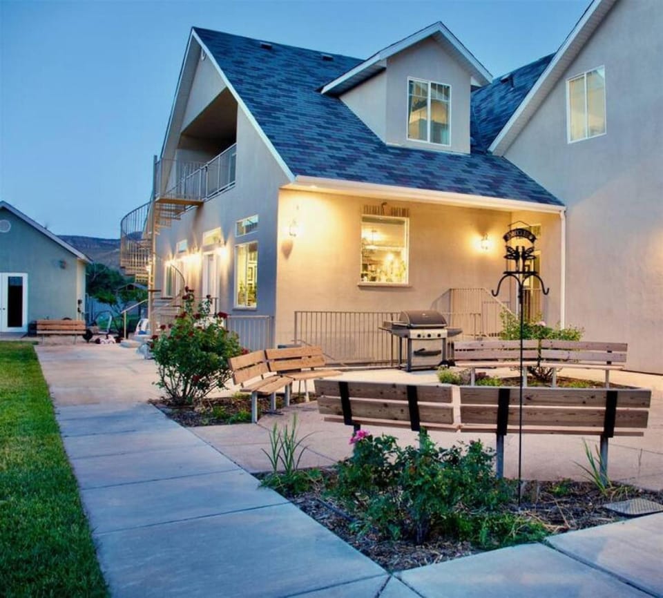 LV5 Upper Floor Suite Apartment in Toquerville