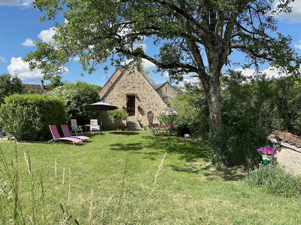 Facade/entrance, Garden, pet friendly