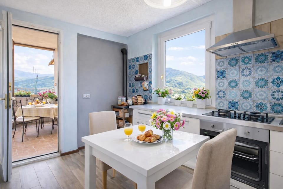 MARY HOUSE Panorama relax garden With Free Parking Apartment in Province of Brescia