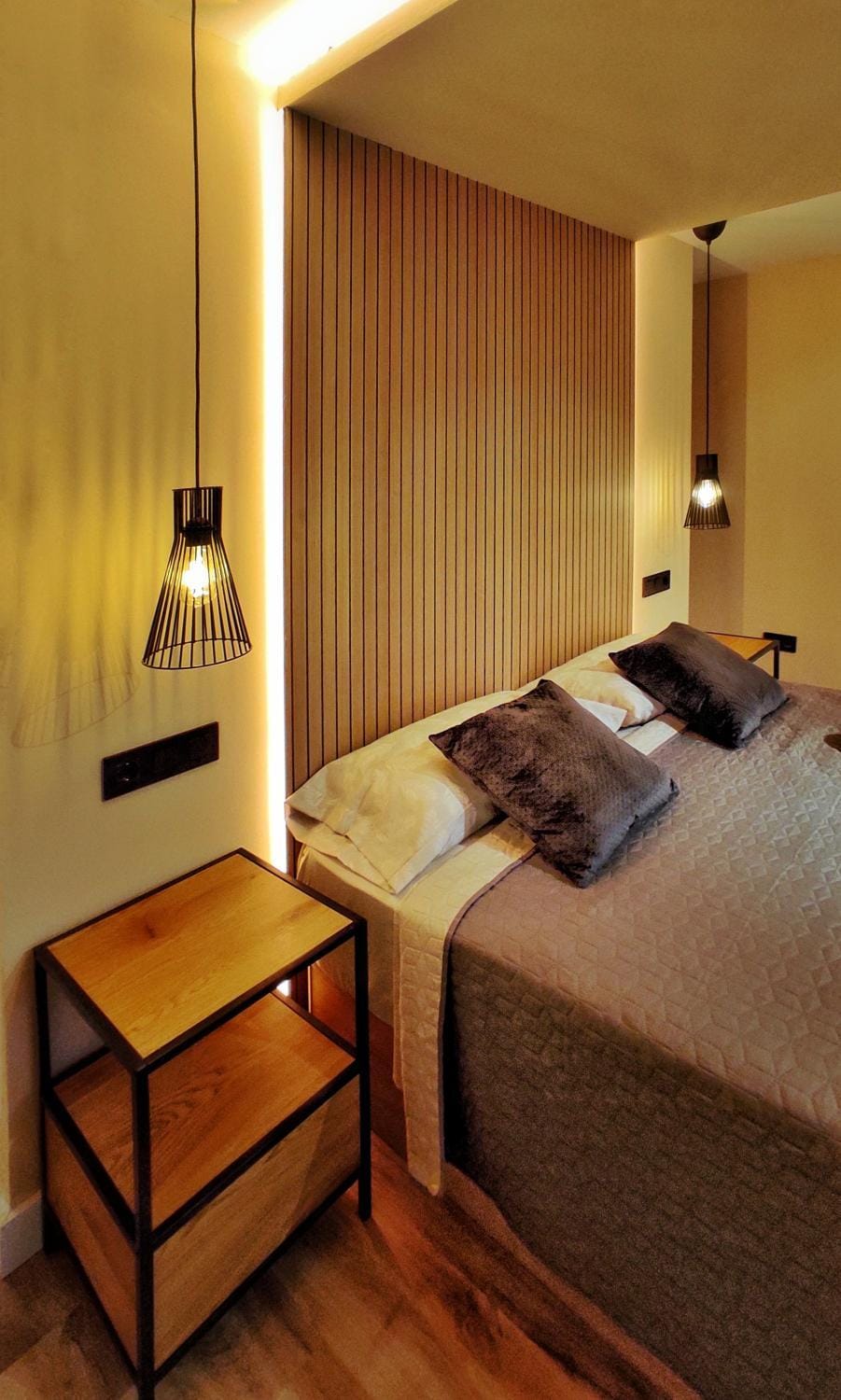 Bed, Photo of the whole room, Bedroom