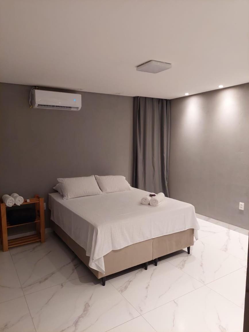 Bed, Photo of the whole room, Bedroom, air conditioner