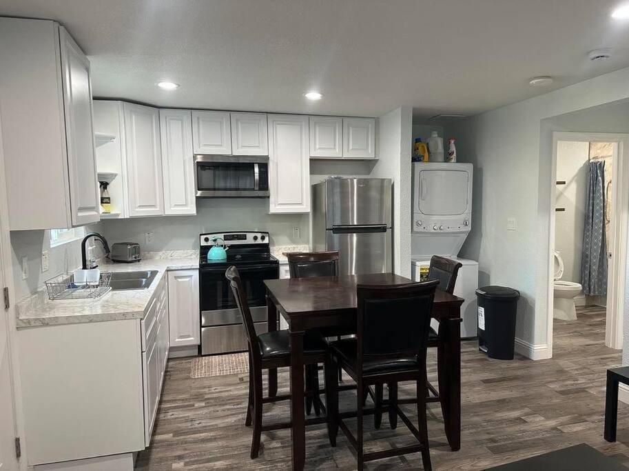 Guesthouse (SI) near UCDMC Apartment in Tahoe Park