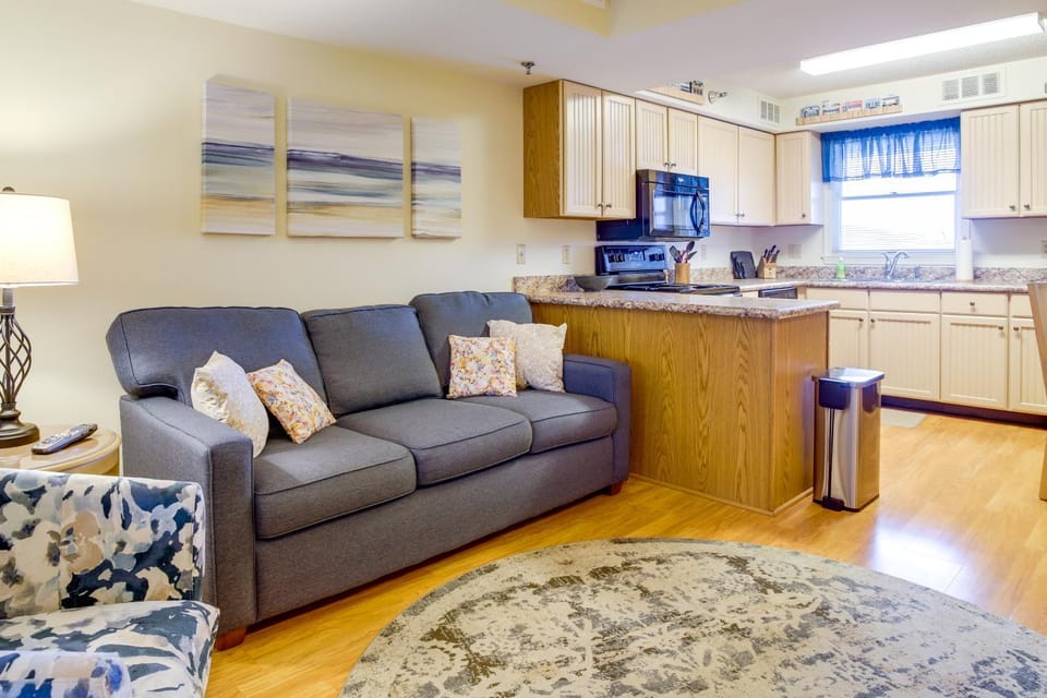 Walk to Ocean City Beach: Condo w/ Rooftop Deck House in Ocean City