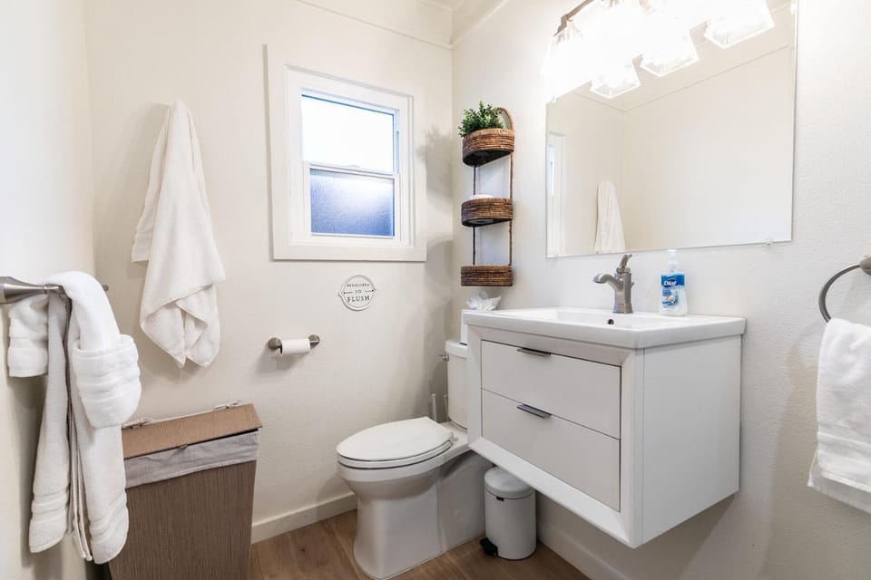 Beach Haven Lakefront - On a Sandy Beach with Guest House House in Kings Beach
