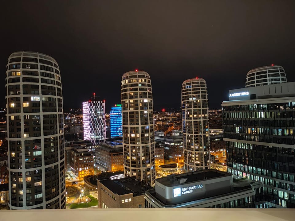 Night, View (from property/room), City view