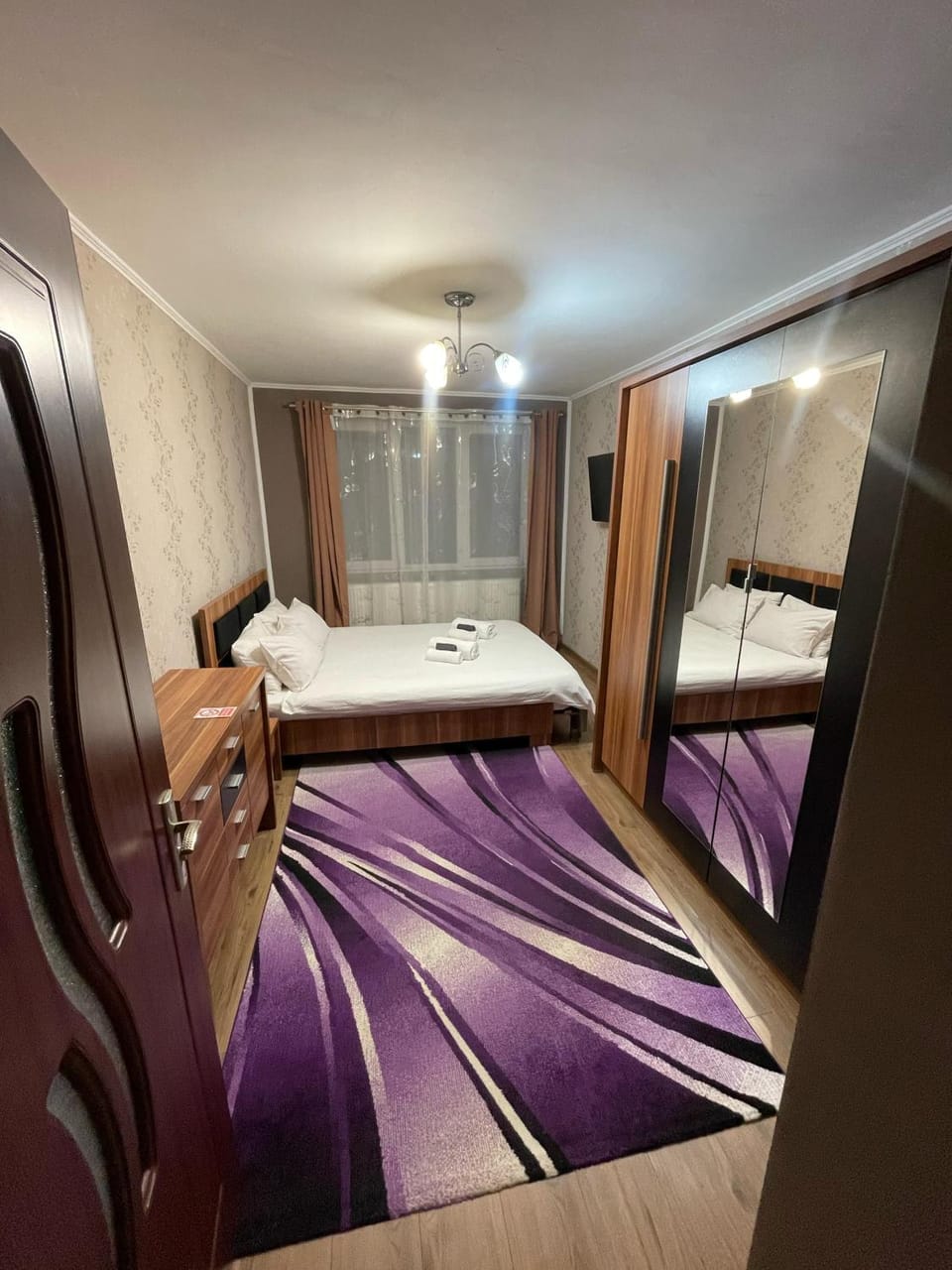 Bed, Photo of the whole room