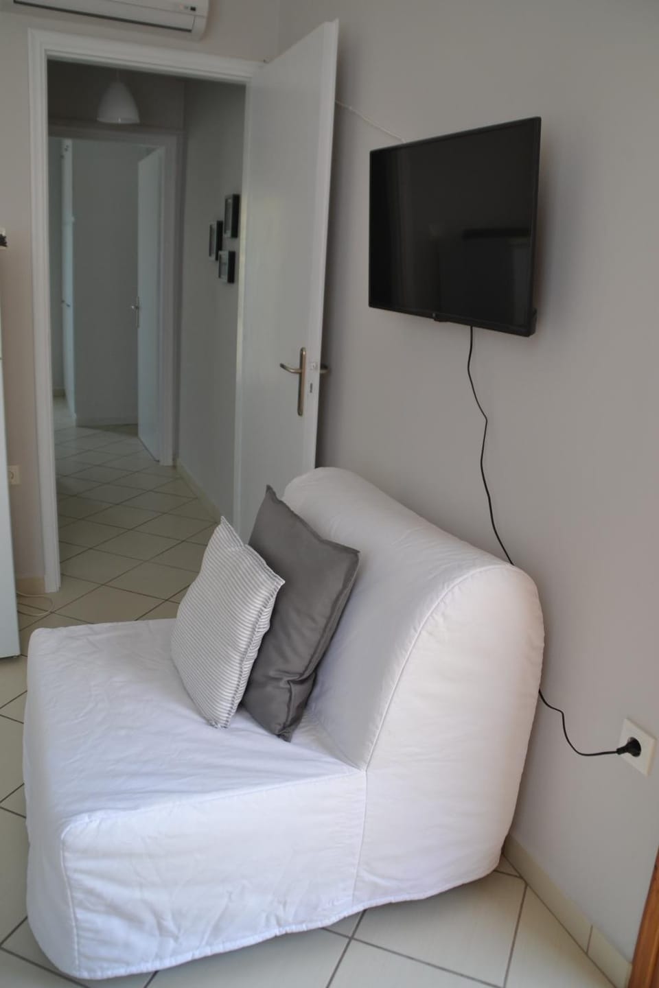 Hibiscus House in traditional settlement of Parikia Apartment in Paros