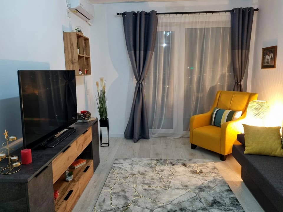 TV and multimedia, Living room, Photo of the whole room, Seating area