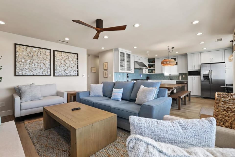 Beachfront 3 bedroom 3 bath in Seal Beal CA House in Seal Beach