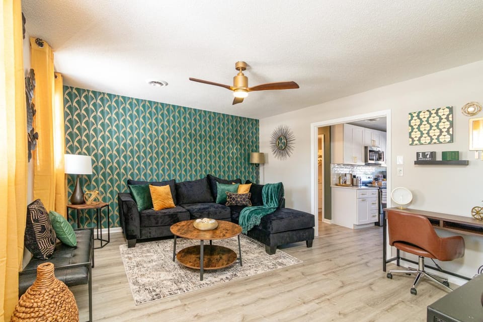 Facade/entrance, Living room, Seating area
