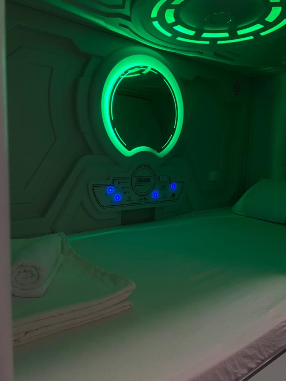 bambu hostel capsules Bed and Breakfast in Seville