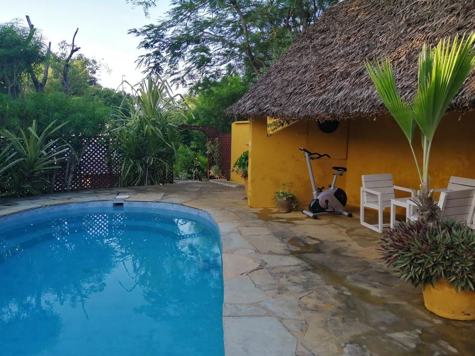 Swimming pool