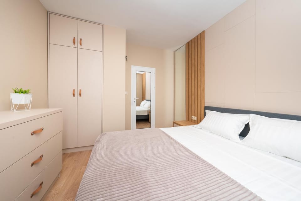 Bed, Photo of the whole room, Bedroom, wardrobe