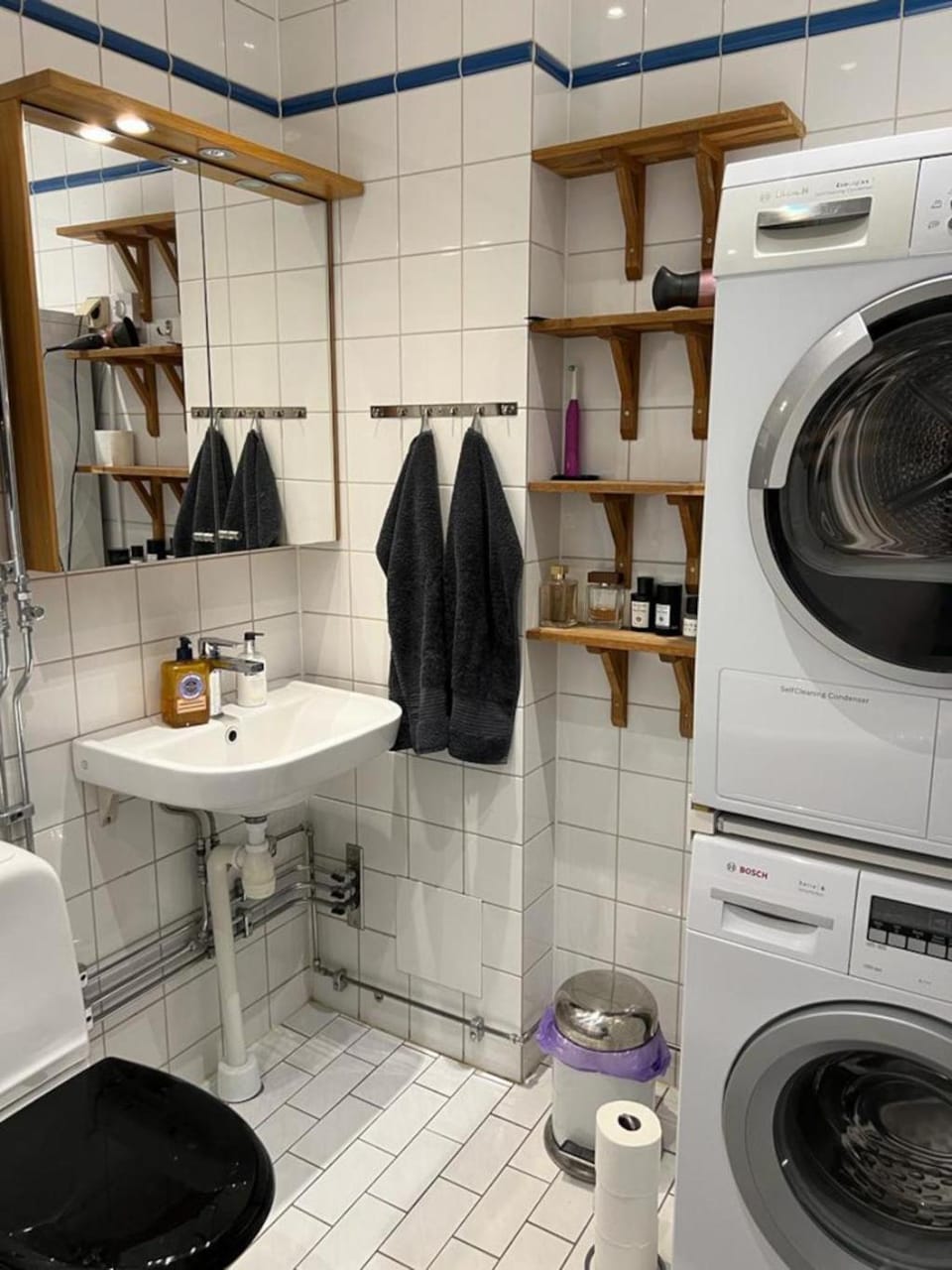 Bathroom, towels, washing machine, dryer