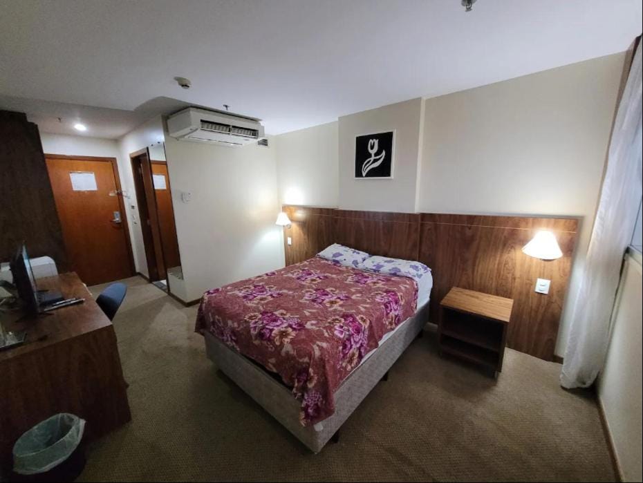 Bed, Photo of the whole room, Bedroom, air conditioner