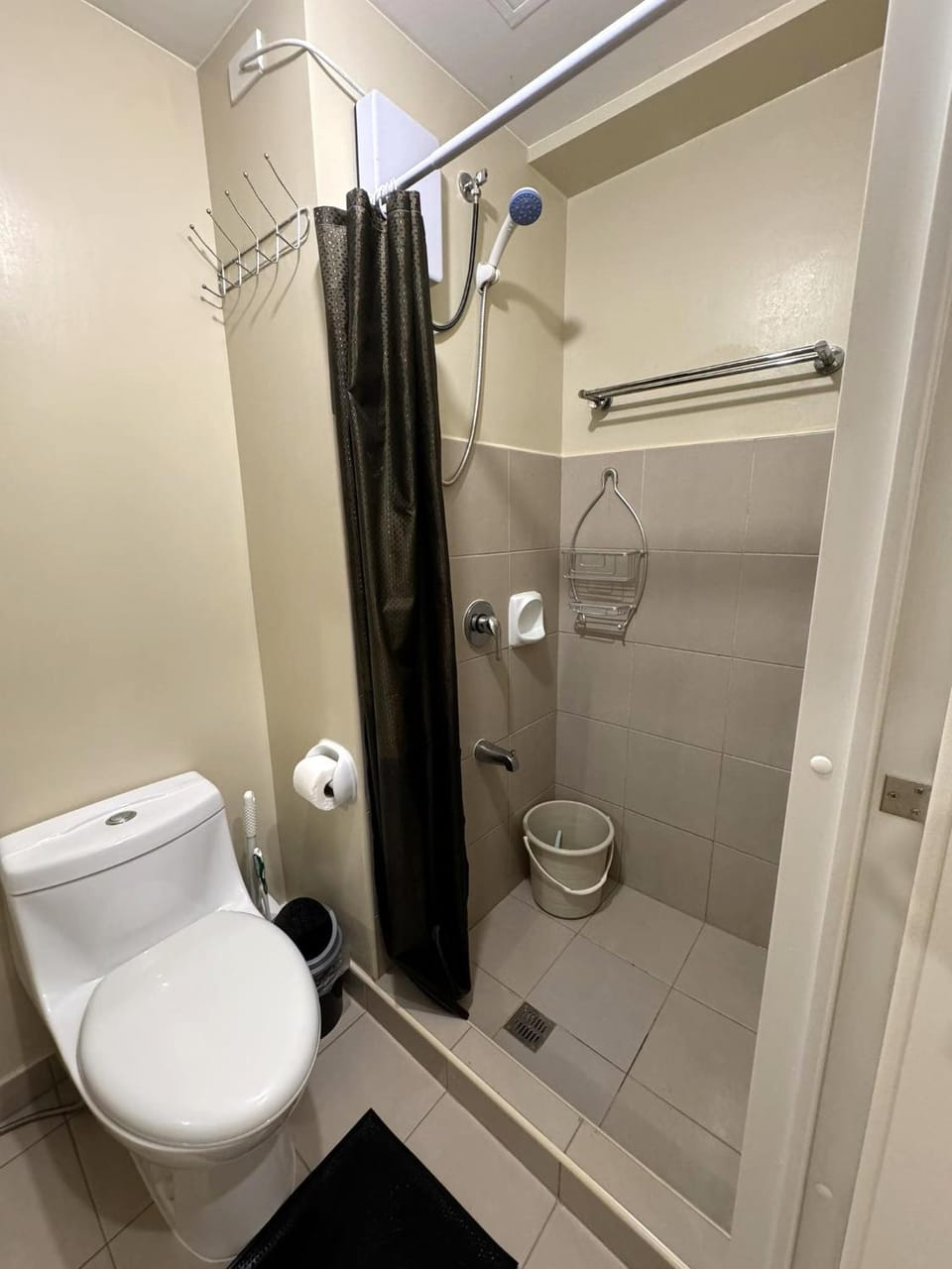 Shower, Toilet, Bathroom