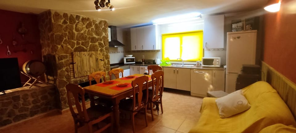 Kitchen or kitchenette, Living room, Dining area
