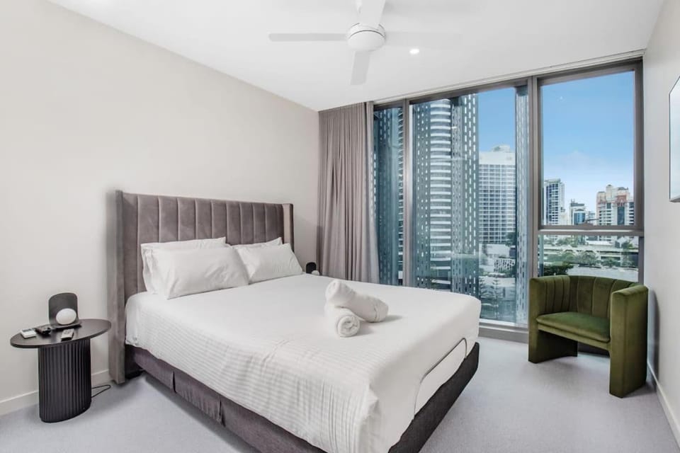 Unit 909 Signature Level 9 Apartment in Gold Coast