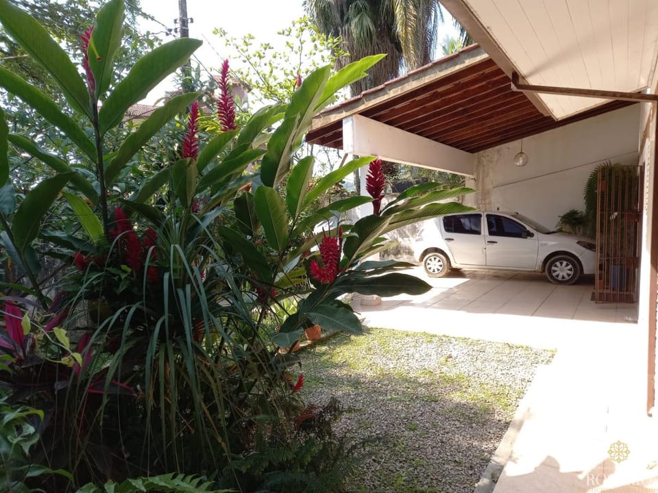 Garden, Parking