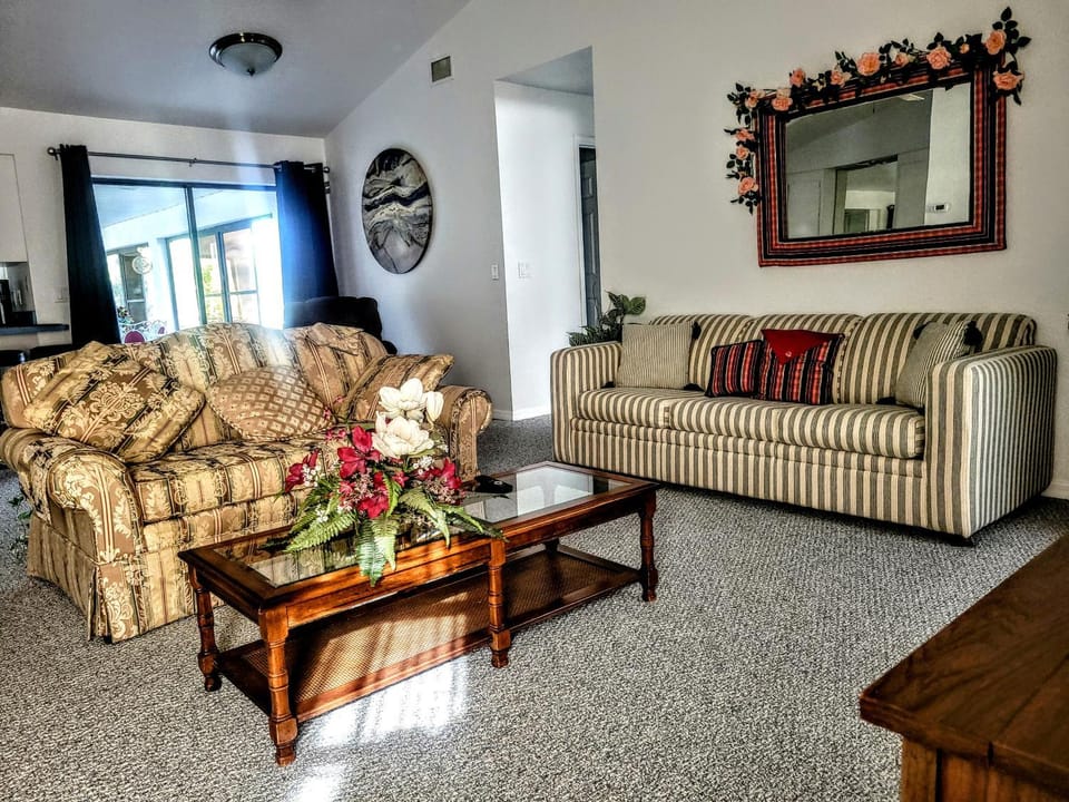 Communal lounge/ TV room, Living room