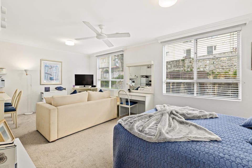 HENRY12 Self- Catering Apartment in Sydney