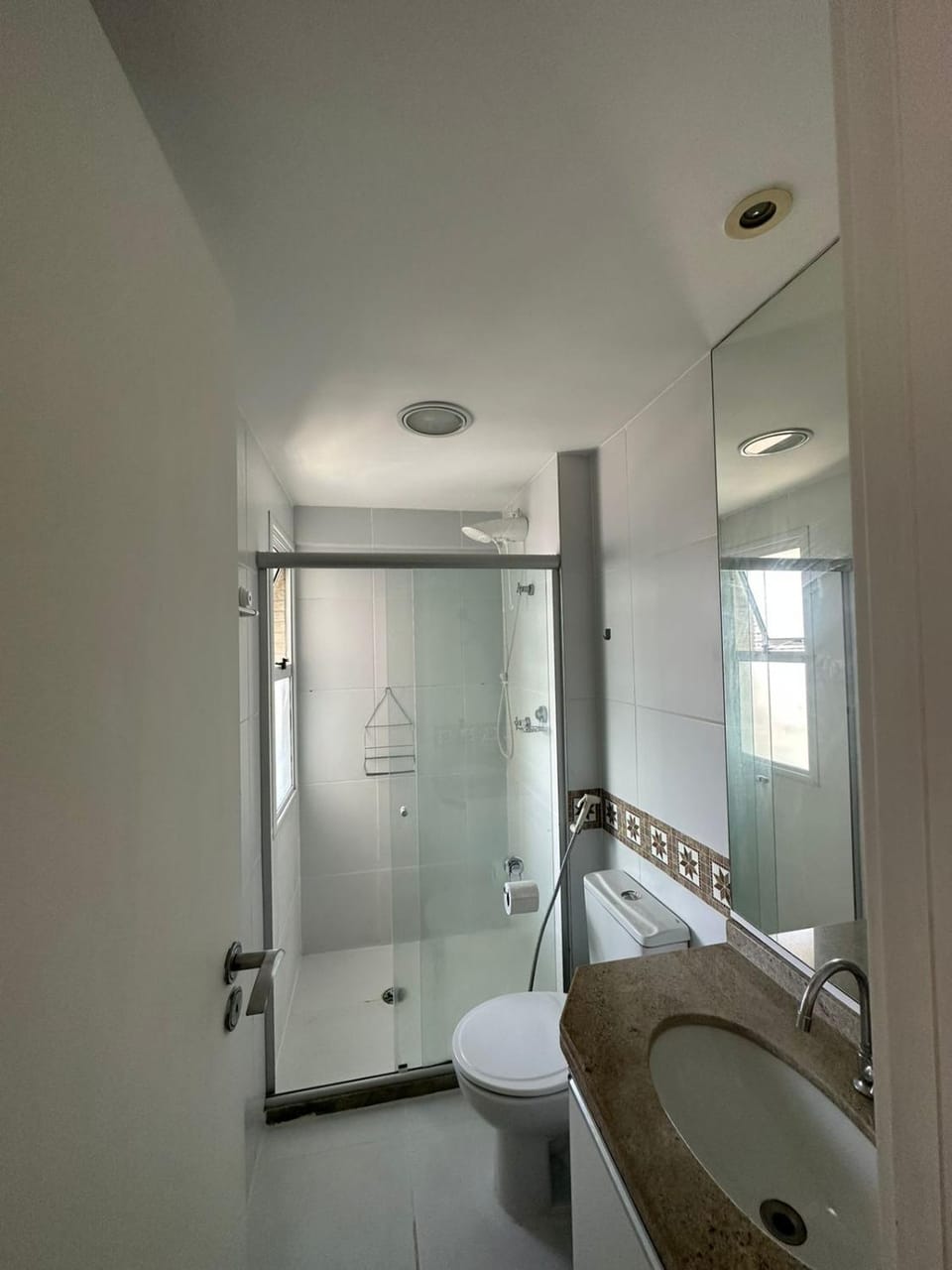 Shower, Toilet, towels