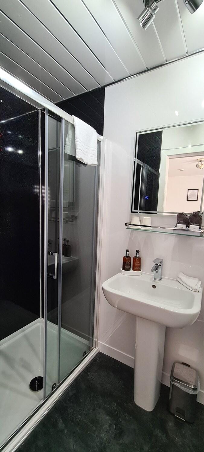 Shower, Bathroom