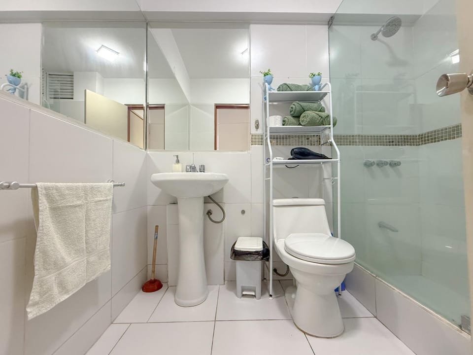 Shower, Bathroom, towels