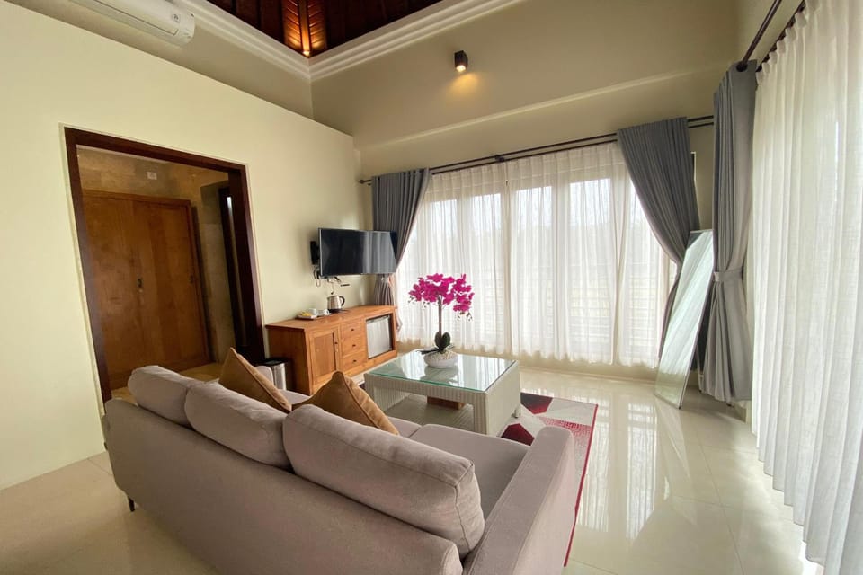 TV and multimedia, Seating area