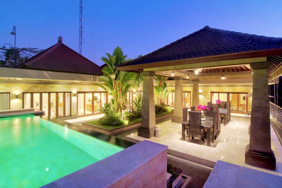Property building, Pool view