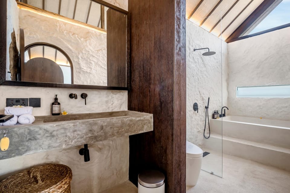 Shower, Bathroom, hair dryier, towels