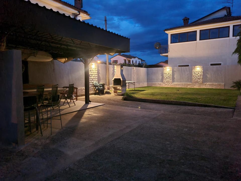 Garden, Dining area