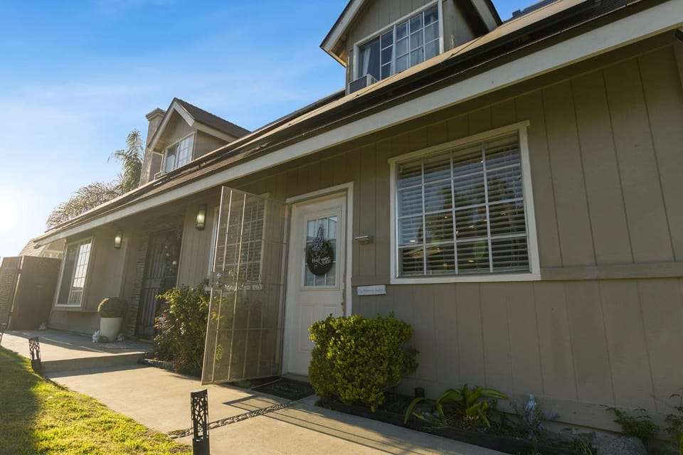 Property building, Street view