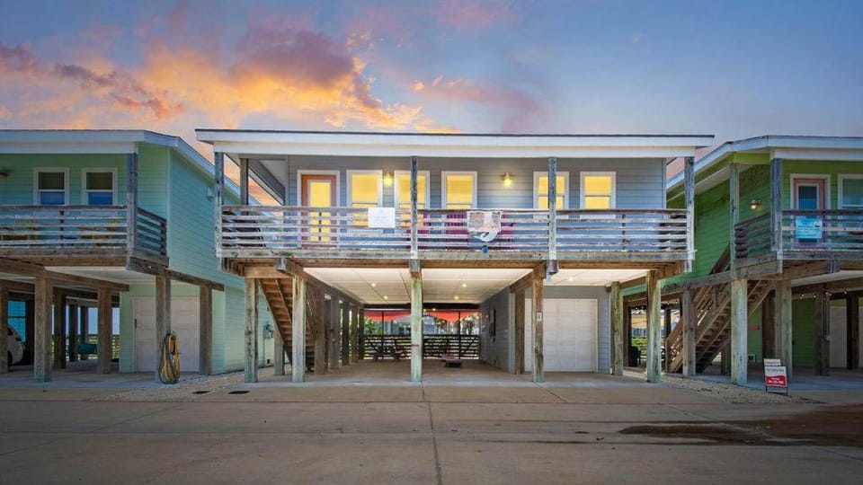 Amazing new 4 bed home at Ocean Village House in Port Aransas