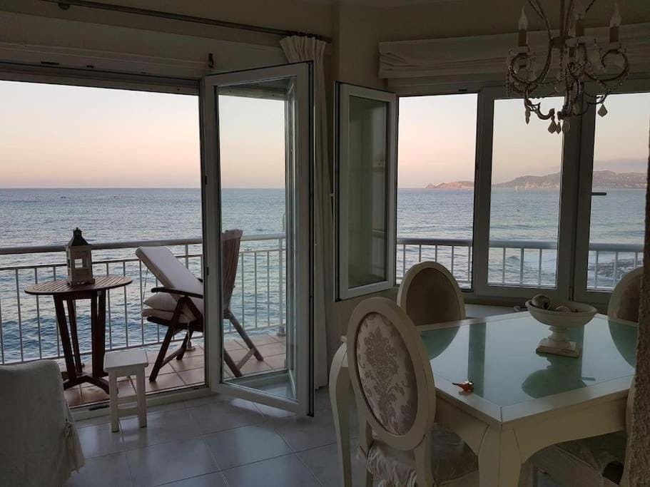 Balcony/Terrace, Dining area, Sunrise