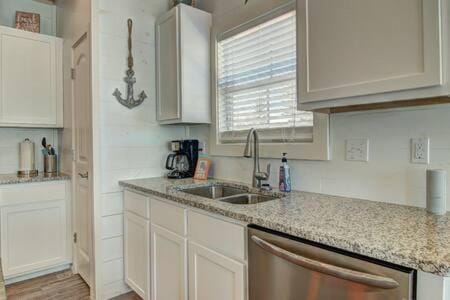 Beach Please 3 bed home in Station Place House in Port Aransas