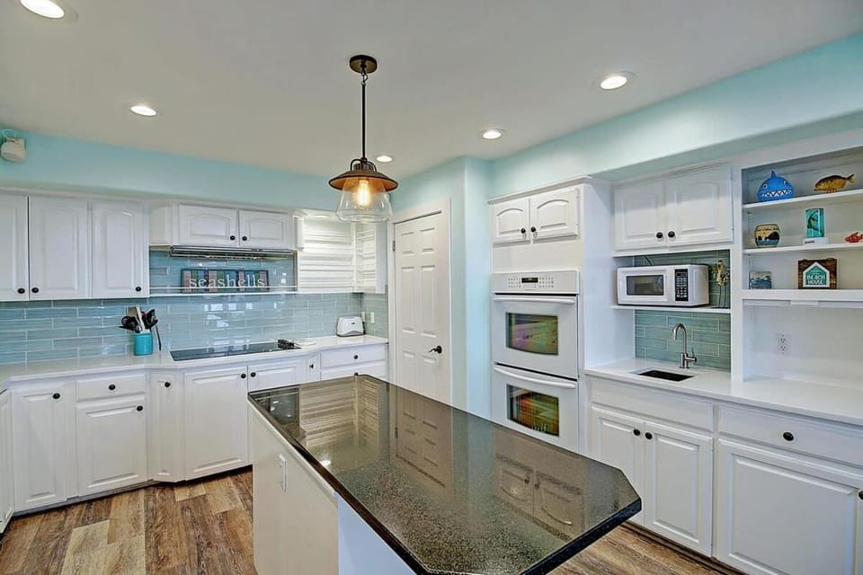 Beach Views- La Playa Paradise - large island home House in Port Aransas