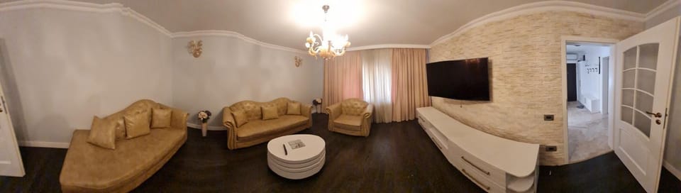 Communal lounge/ TV room, Communal lounge/ TV room, TV and multimedia, Living room, Seating area, Evening entertainment