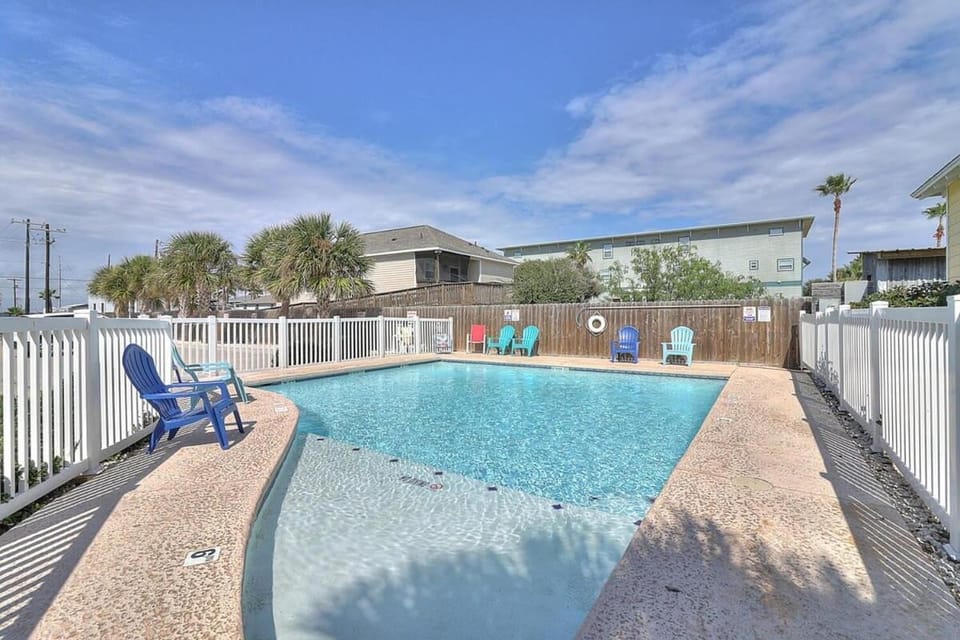 Blue Wave at Station Place House in Port Aransas