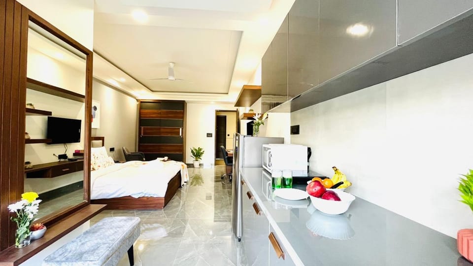Bed, Kitchen or kitchenette, Photo of the whole room, Seating area, Bedroom, Breakfast, minibar