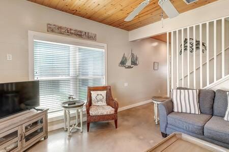 Casa Bella Community pool House in Port Aransas