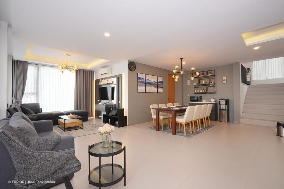 Living room, Seating area, Dining area