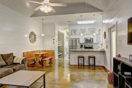 Gone Coastal at Pirates Bay House in Port Aransas