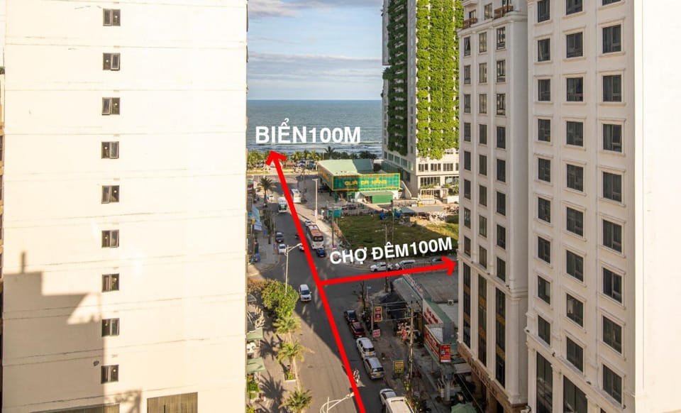Day, Neighbourhood, Text overlay, City view, Sea view, Street view, Location, Parking
