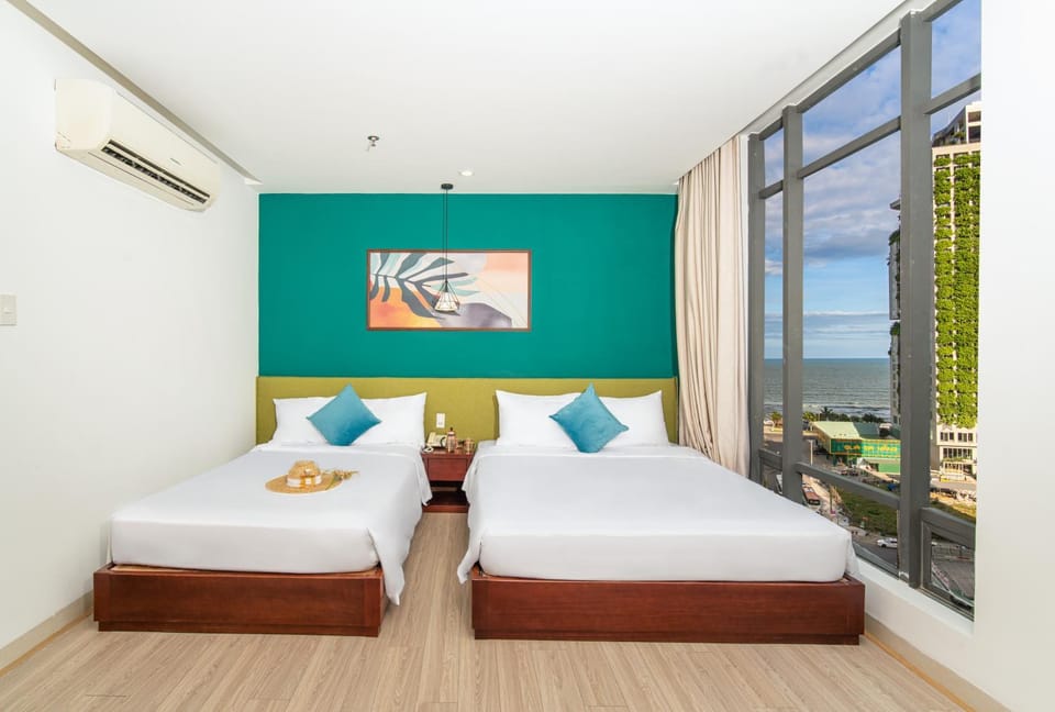 Bed, Natural landscape, View (from property/room), Photo of the whole room, Bedroom, City view, City view, Landmark view, Landmark view, Sea view, Sea view, Street view, Street view, Quiet street view, air conditioner