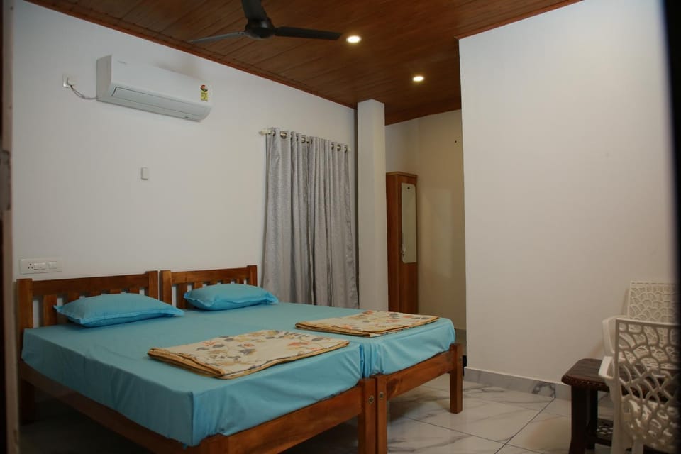 Photo of the whole room, Bedroom, air conditioner