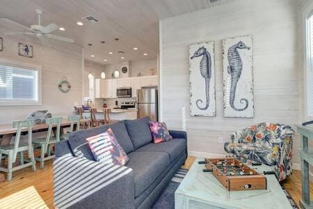 Highway 9 @ Sandcastle Cove - Private Heated Pool House in Port Aransas