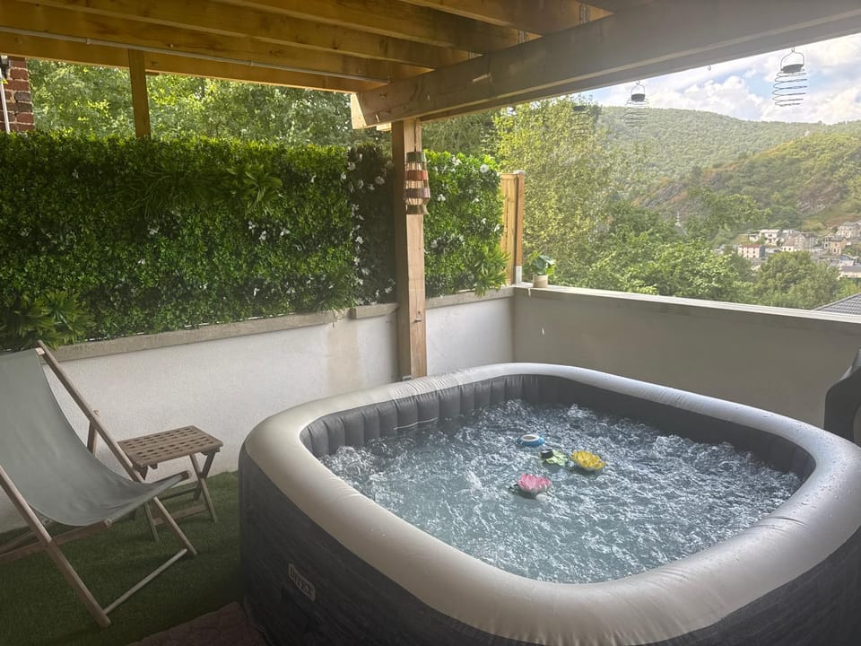 Chez Gwen et Marie House in Wallonia, Belgium